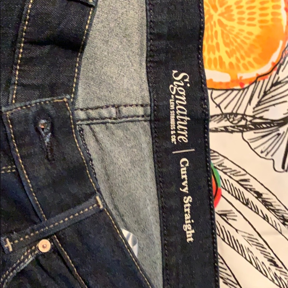 Levi’s Curvy straight jean